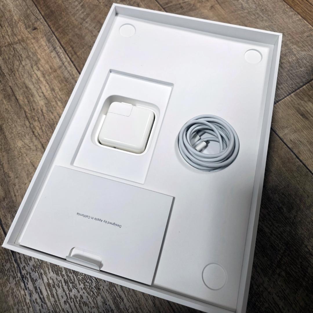 【美品】Apple Macbook Air 2020 i5 16GB ケース付