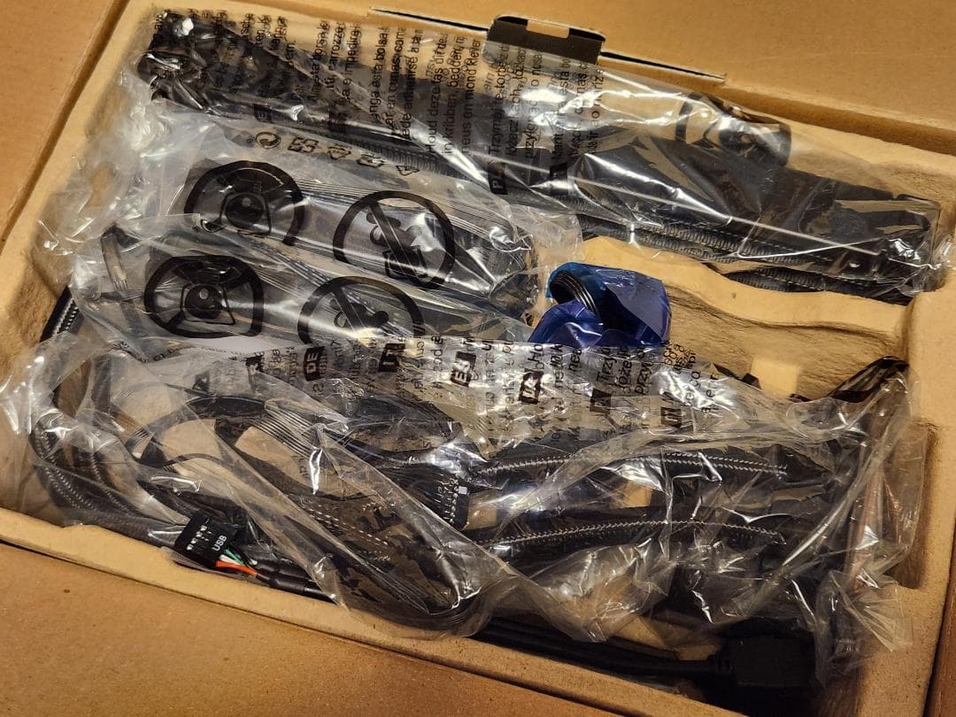 CORSAIR H100i ELITE LCD XT 240 水冷CPUクーラー