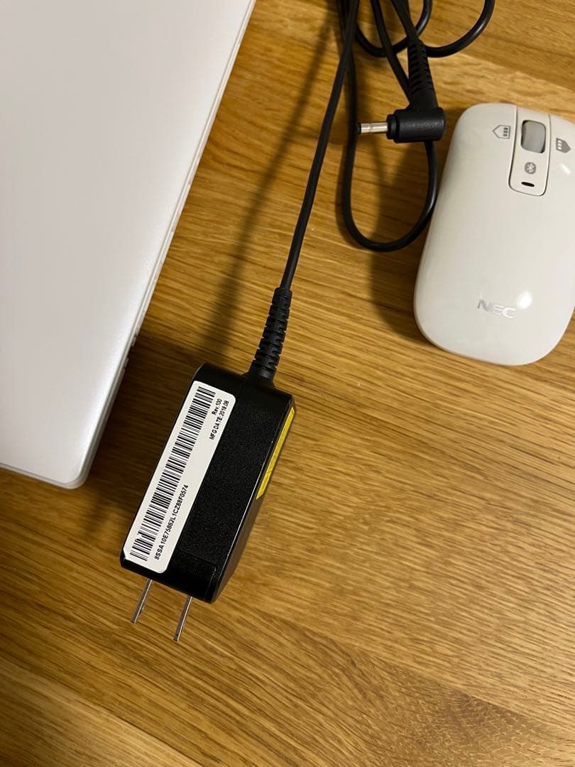 NECノートパソコン（PC-NS150KAW）