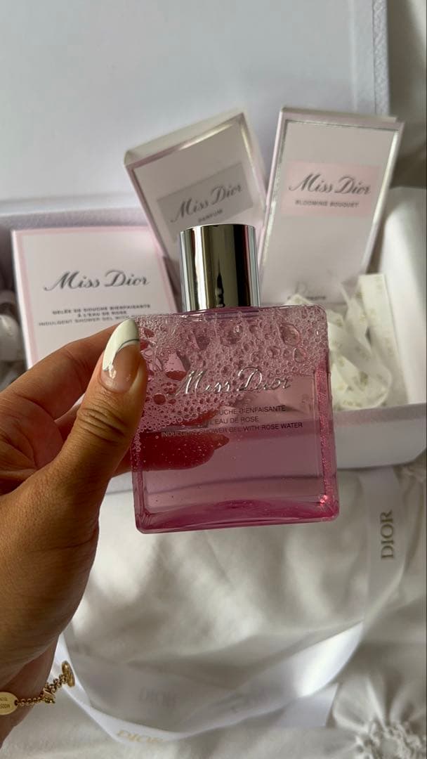 新品未使用！お得なDior Miss Dior ギフトボックス
