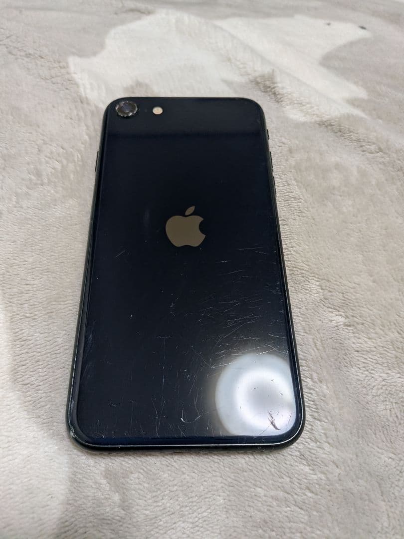 ジャンク品 iPhone SE 第3世代 ブラック 画面ひび割れ