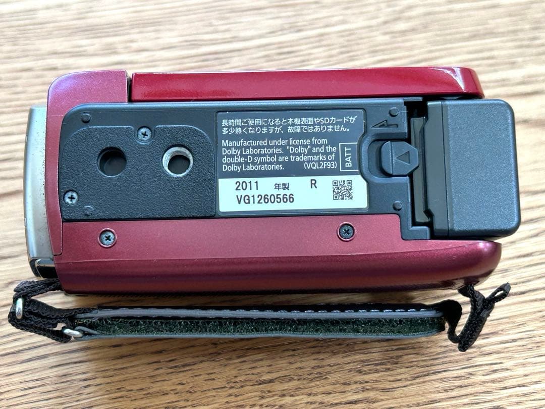 パナソニック　Panasonic HDC-TM25 本体と付属品付　ビデオカメラ