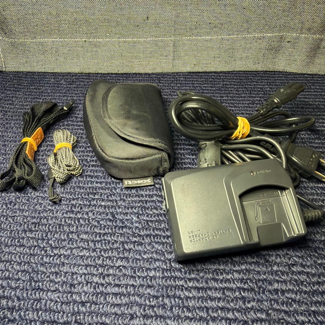 SANYO　Xacti　DMX-C4　アクティブオレンジ