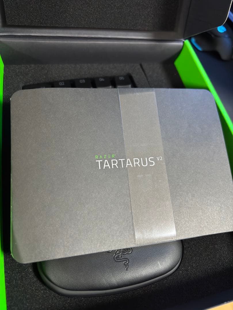 せ*す様 【10日間程度使用 美品】Razer Tartarus V2 左手デバ