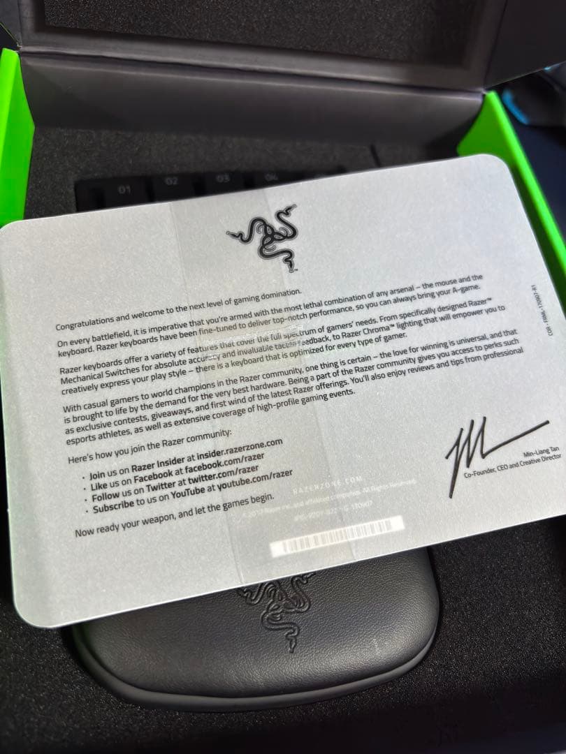 せ*す様 【10日間程度使用 美品】Razer Tartarus V2 左手デバ