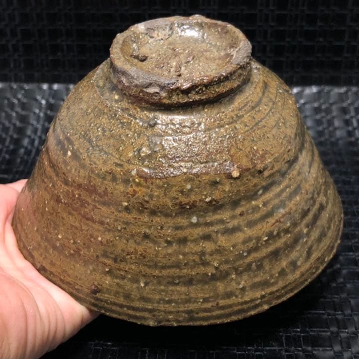 古美術◼️蔵からかなり古そうで背の高い謎の抹茶茶碗が出て来ました。茶道具