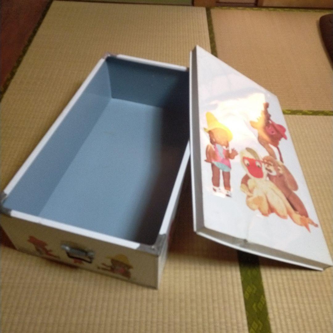 レア☆ブリキ　かわいい衣装ケース ☆昭和レトロ☆アンティーク②