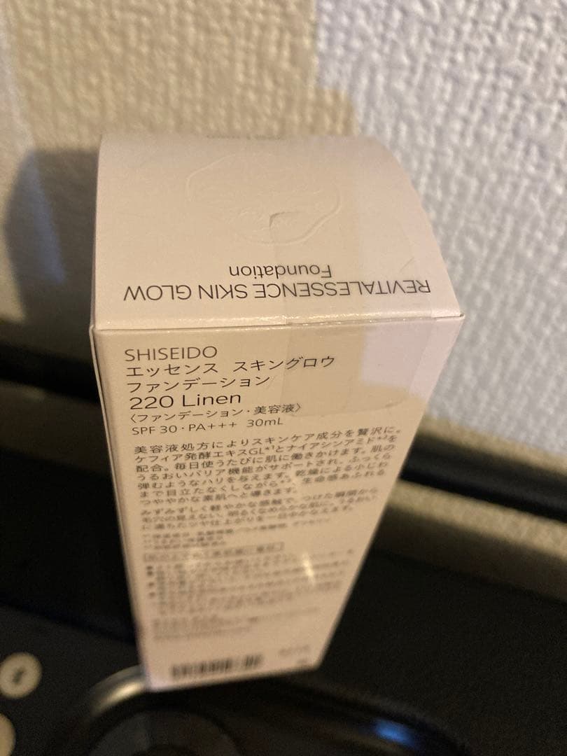 【新品】資生堂 エッセンス スキングロウ ファンデーション 220 Linen