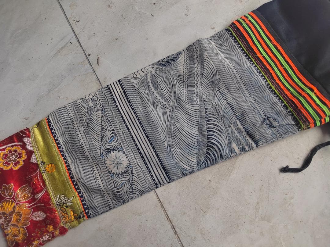Batik Garment 靛藍のろうけつ染め苗族上衣｜民族衣装