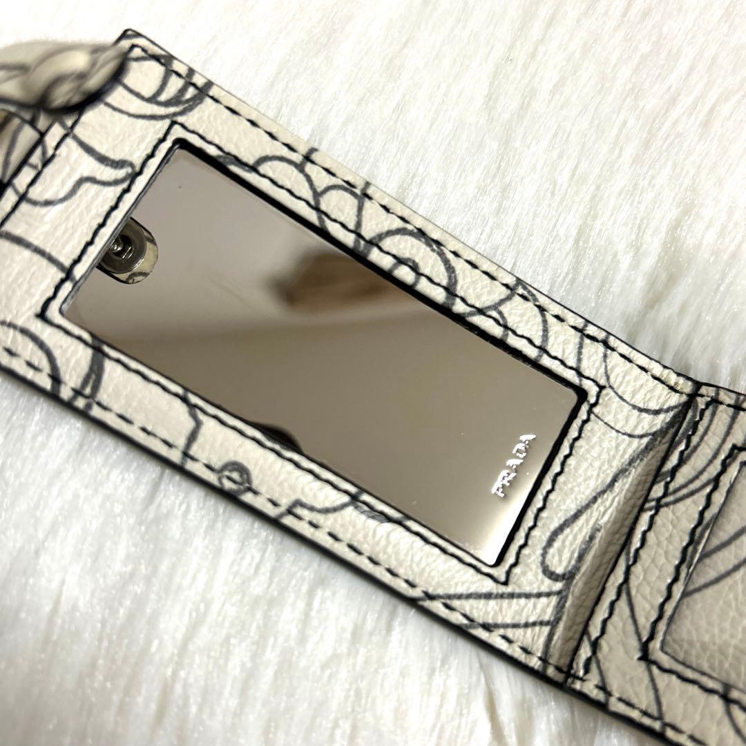 PRADA プラダ レザー ミニミラー 手鏡 バッグチャーム