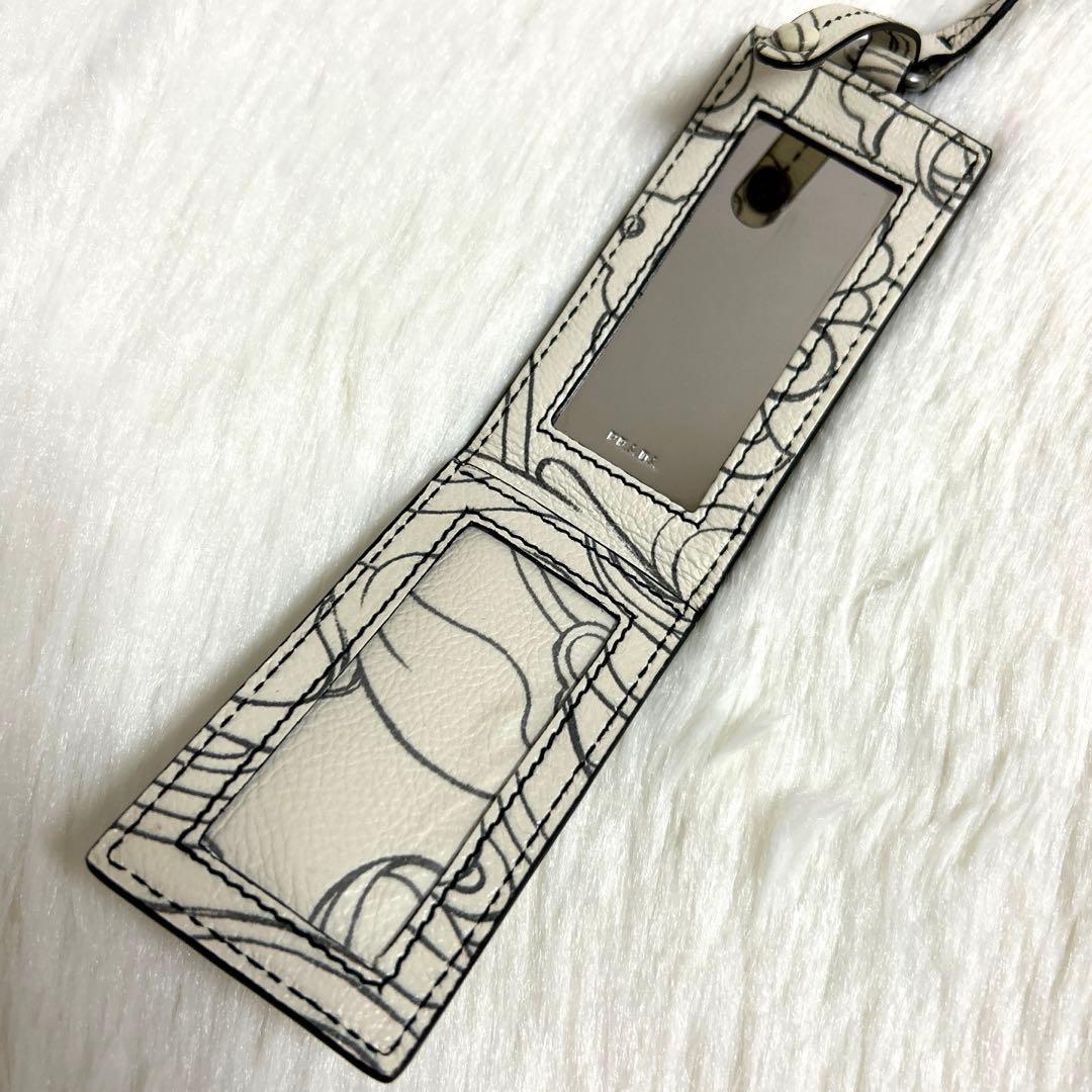 PRADA プラダ レザー ミニミラー 手鏡 バッグチャーム