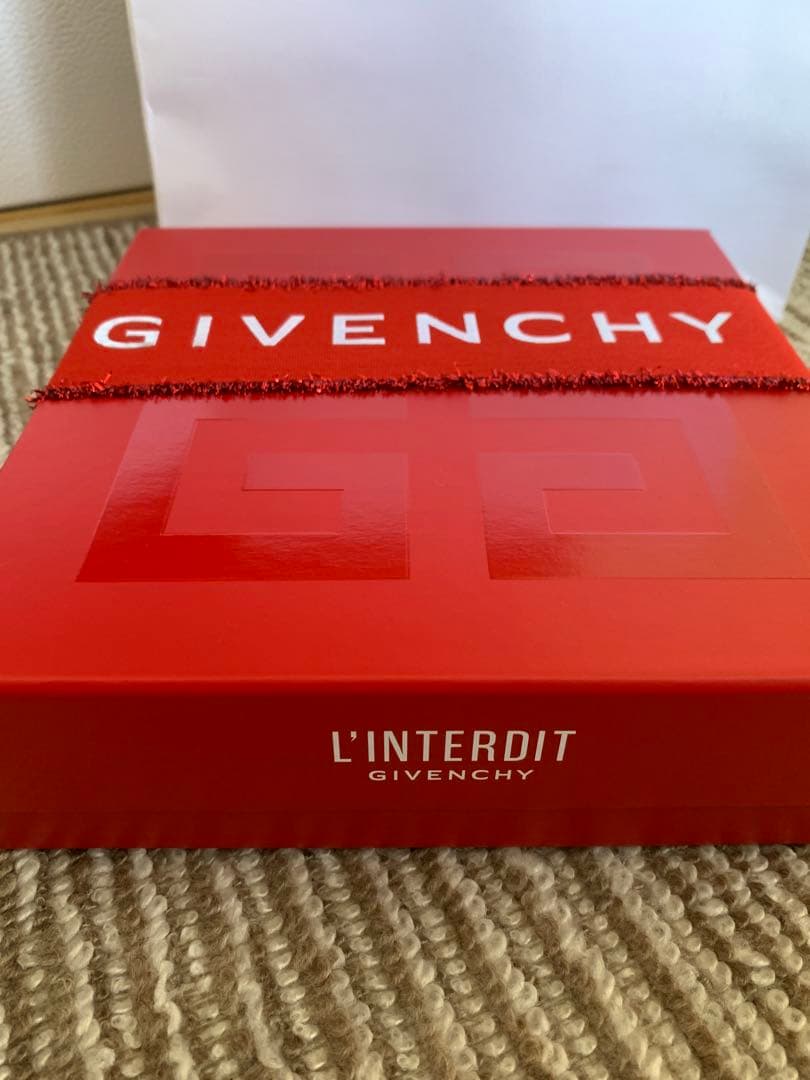 Givenchy L'Interdit香水50mlボディローション75mlセット