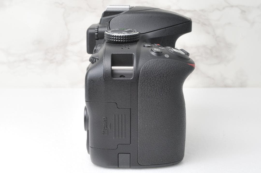 美品 ショット数新品級❣️Nikon D3300⭐️スマホ転送 高画質 動画
