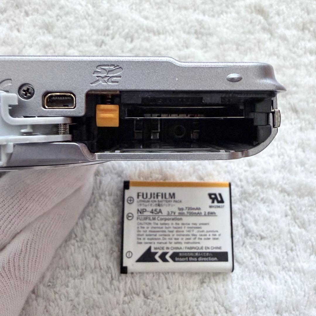 極上品【動作確認済】FUJIFILM 富士フイルム FINEPIX JX550