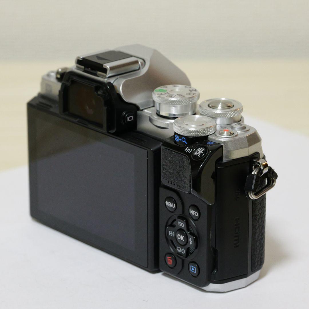 OLYMPUS OM-D E-M10 MarkⅢ シルバー EZダブルズーム