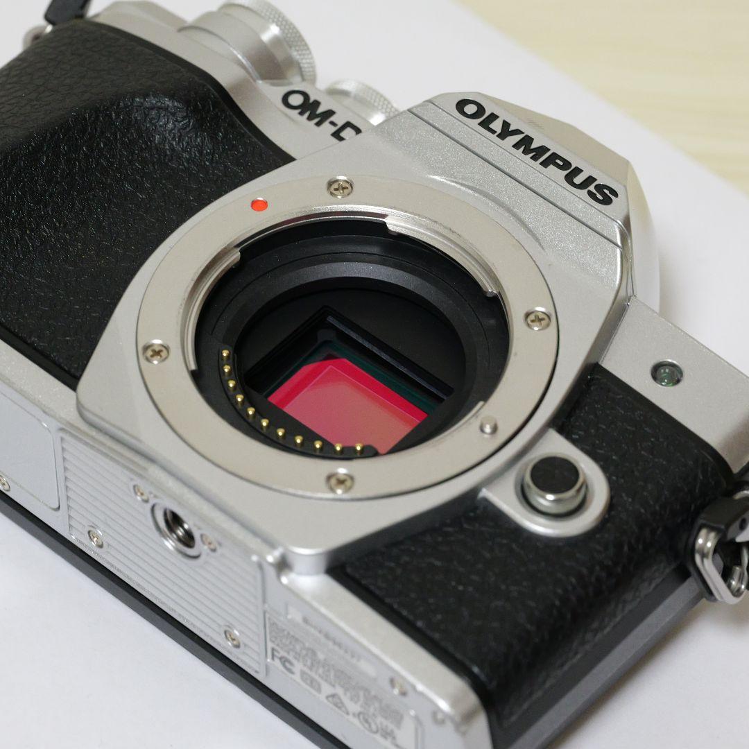 OLYMPUS OM-D E-M10 MarkⅢ シルバー EZダブルズーム