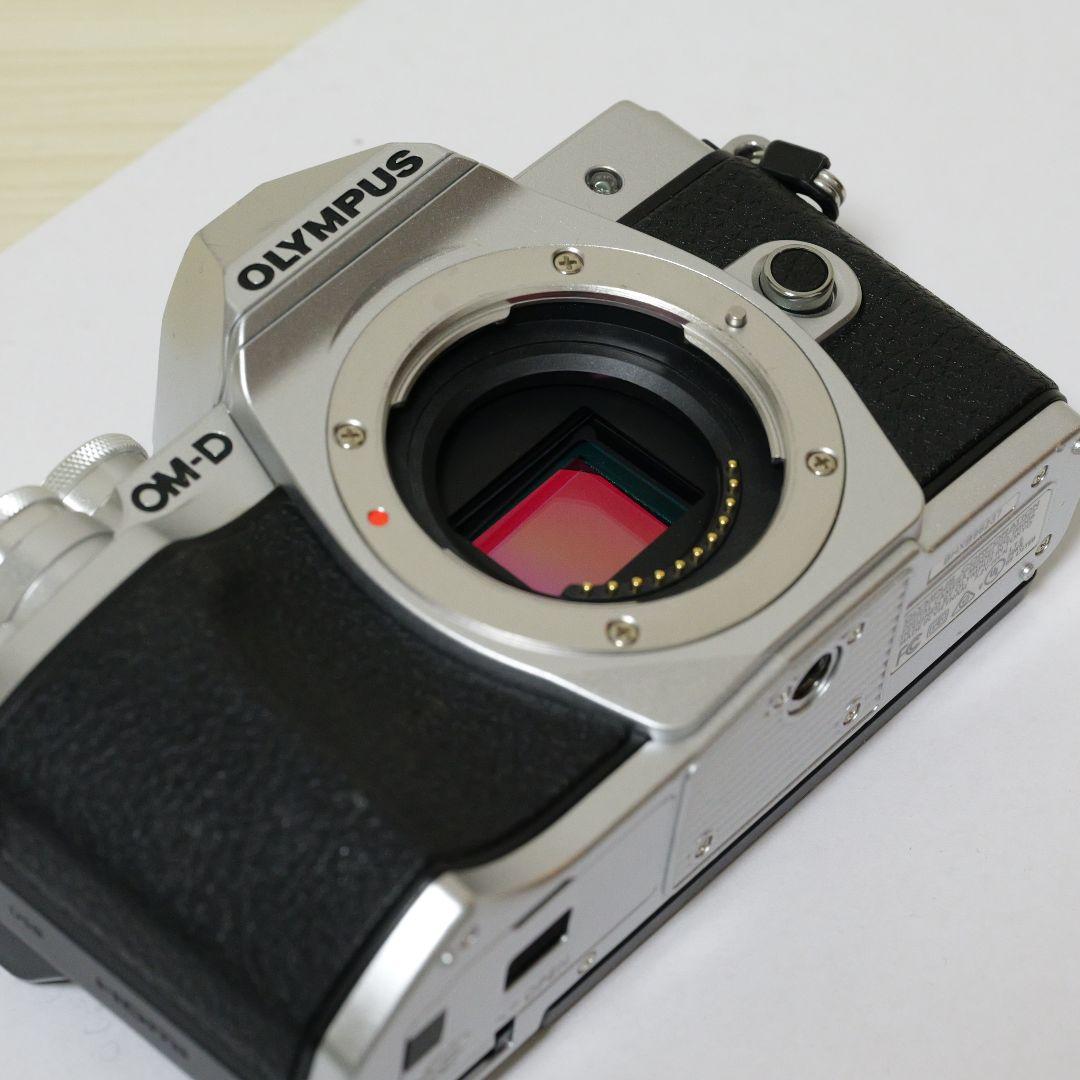 OLYMPUS OM-D E-M10 MarkⅢ シルバー EZダブルズーム
