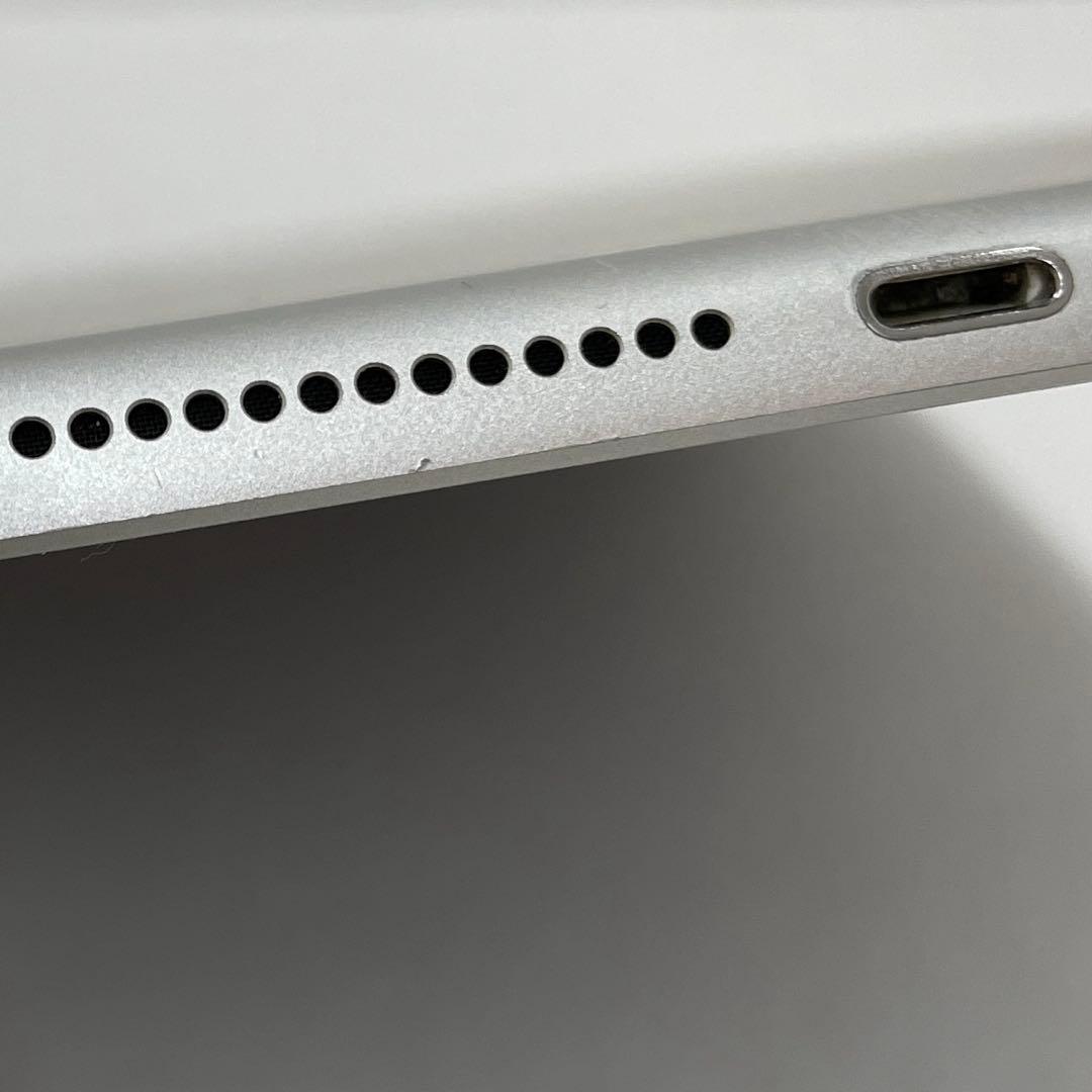 Apple iPad (第5世代) Wi-Fiモデル 128GB シルバー