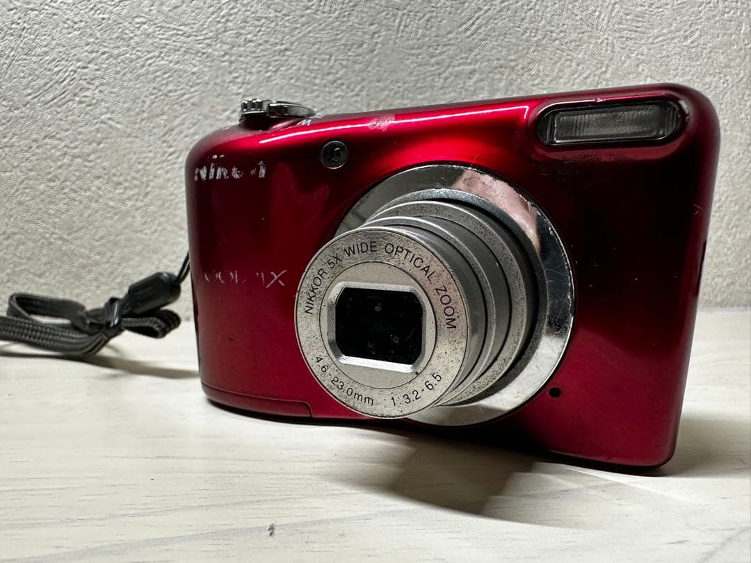 【完動品】Nikon COOLPIX A10 デジカメ デジタルカメラ　レッド