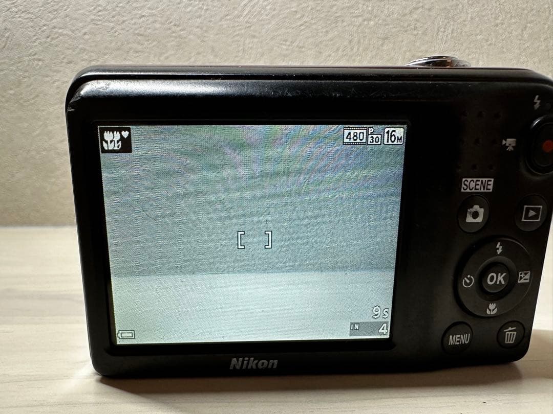 【完動品】Nikon COOLPIX A10 デジカメ デジタルカメラ　レッド