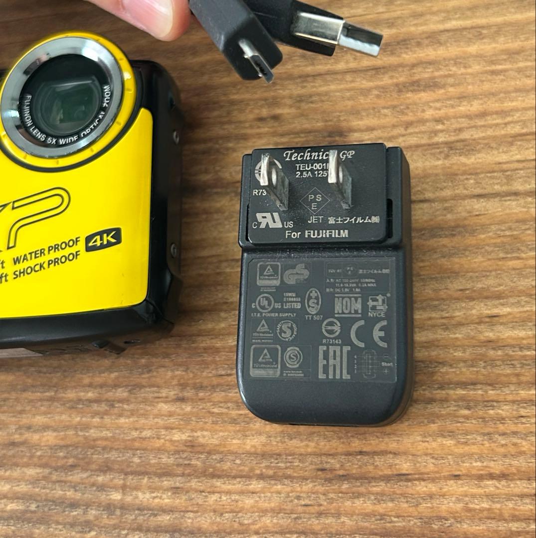 ジャンク　デジカメ　FUJIFILM　FinePix　XP140 イエロー