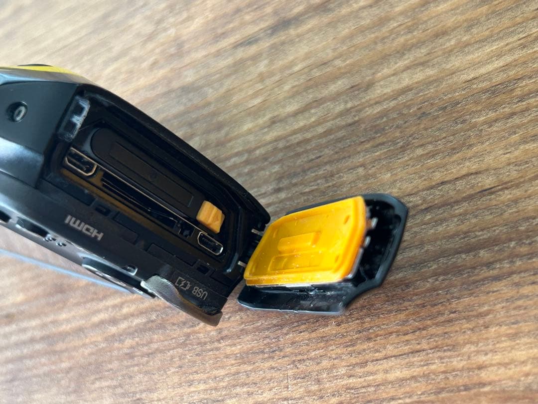 ジャンク　デジカメ　FUJIFILM　FinePix　XP140 イエロー