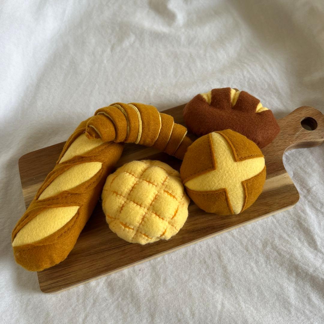 ハンドメイド　フエルト　おままごと　パン