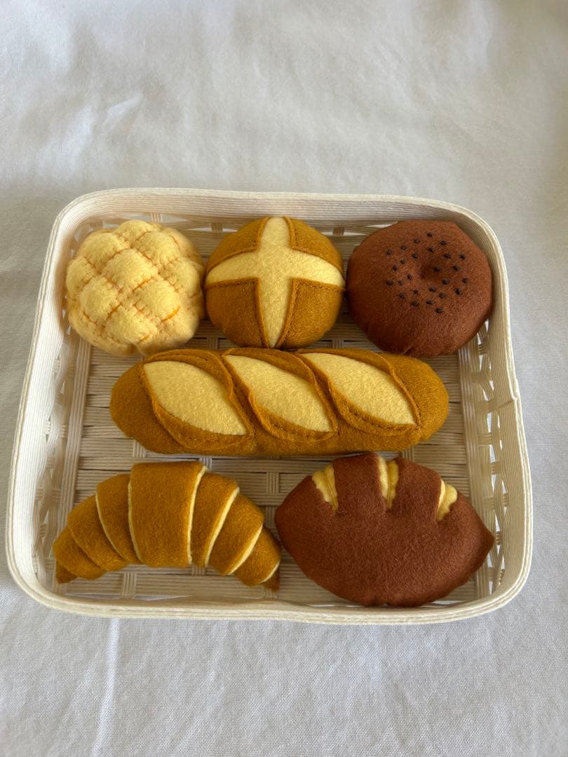 ハンドメイド　フエルト　おままごと　パン