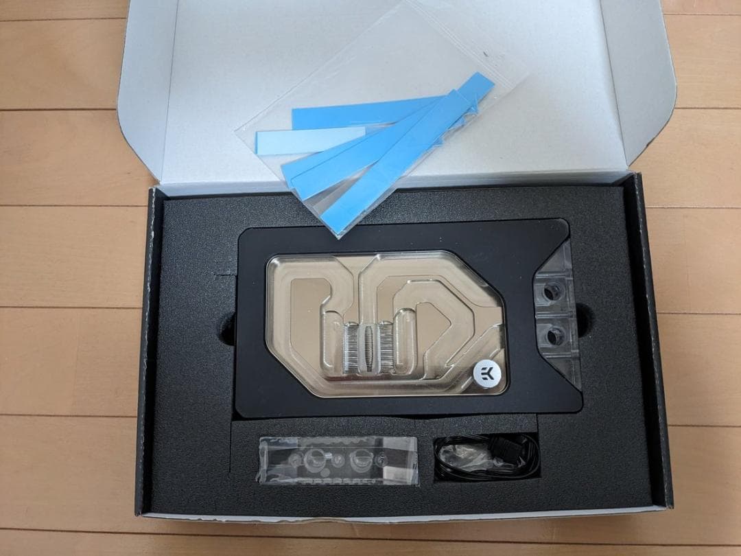 RTX3090 Founders Edition用 EK Quantum 水冷