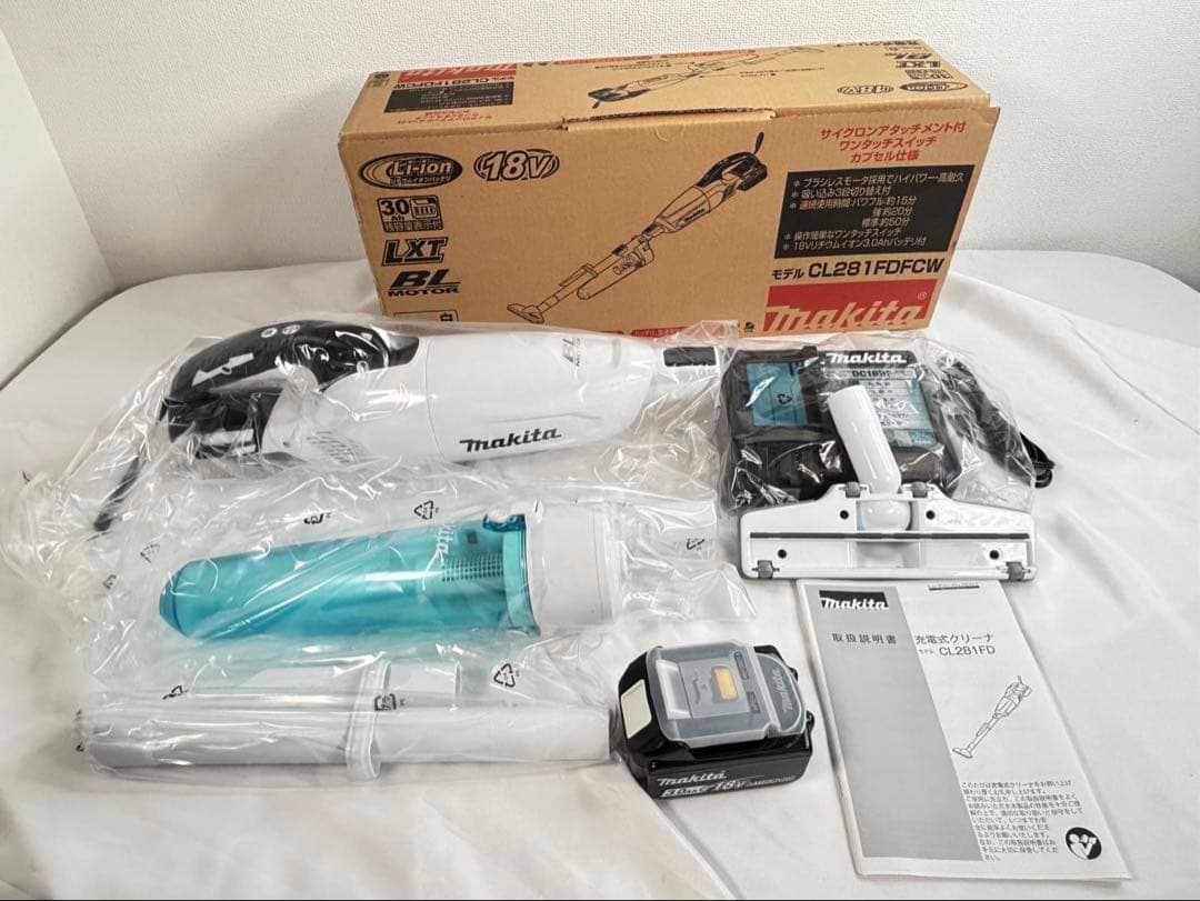 未使用 マキタ CL281FDFCW充電式クリーナー