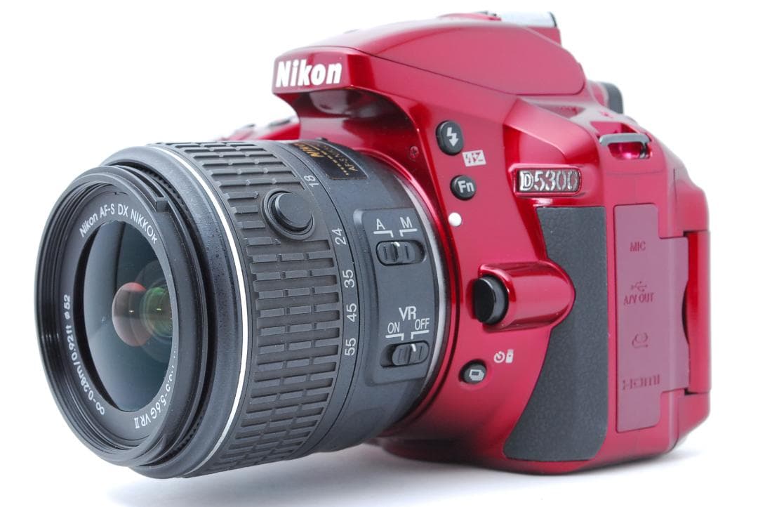 【箱付き・新品級ショット数】Nikon D5300　WiFi　スマホ転送　レッド