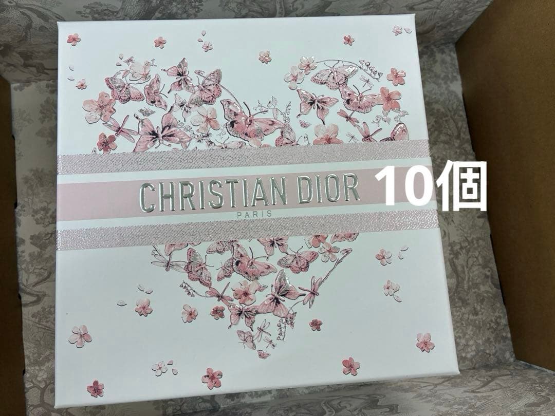 最新　限定　Dior ディオール ギフトボックス　箱　蝶と花　10個