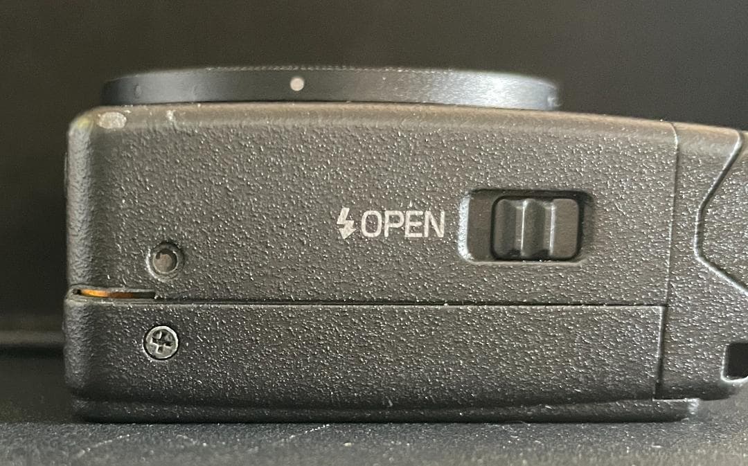 RICOH GR DIGITAL II 2　本体と付属品