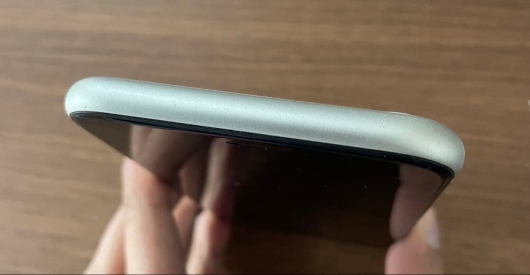iPhone 11 64GB ホワイト SIMフリー