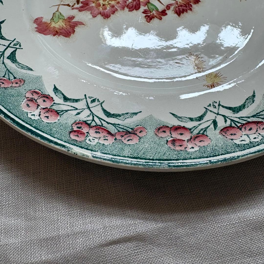 フランスアンティーク　クレイユモントロー　ルネ　赤いお花のデザート皿　未使用品