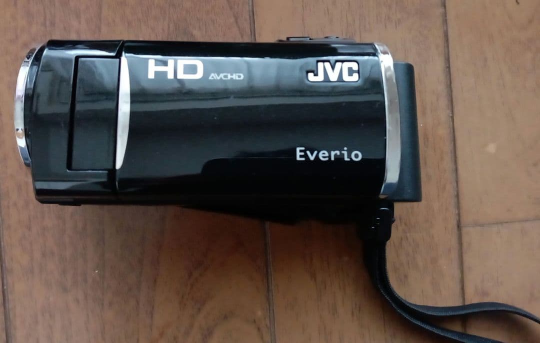 【新学期の行事に】使いやすいJVC Everio ビデオカメラ 本体と付属品