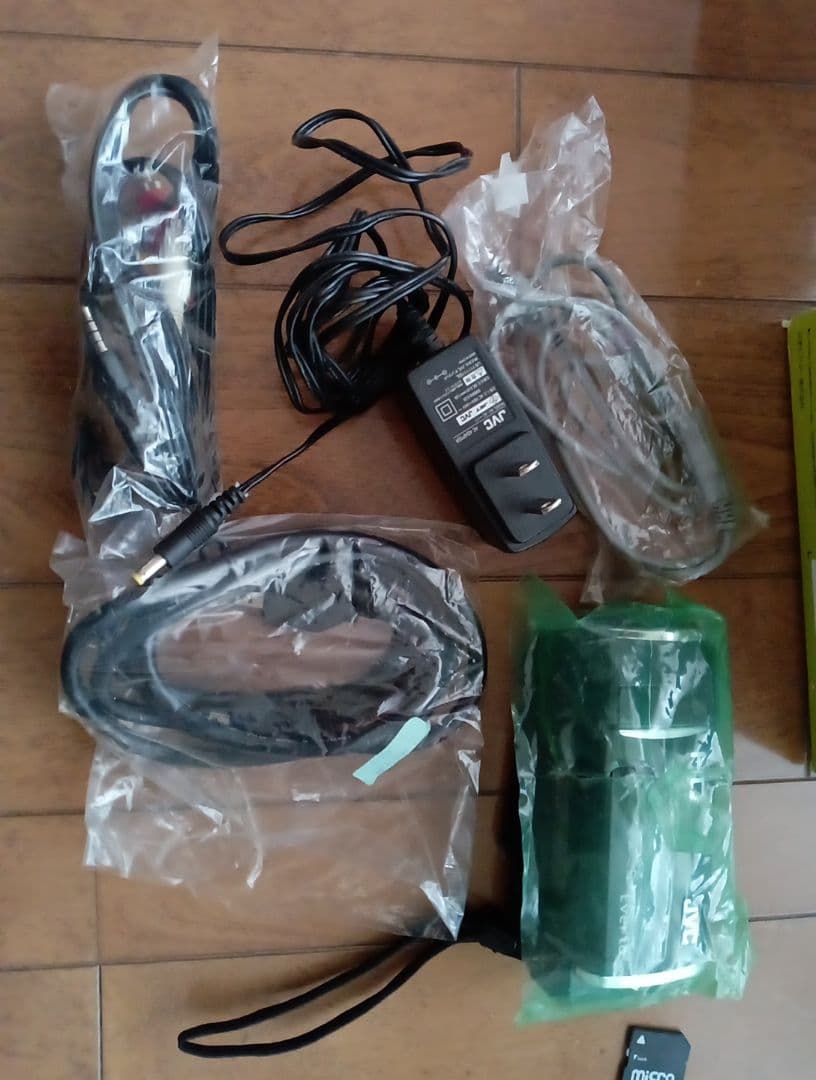 【新学期の行事に】使いやすいJVC Everio ビデオカメラ 本体と付属品