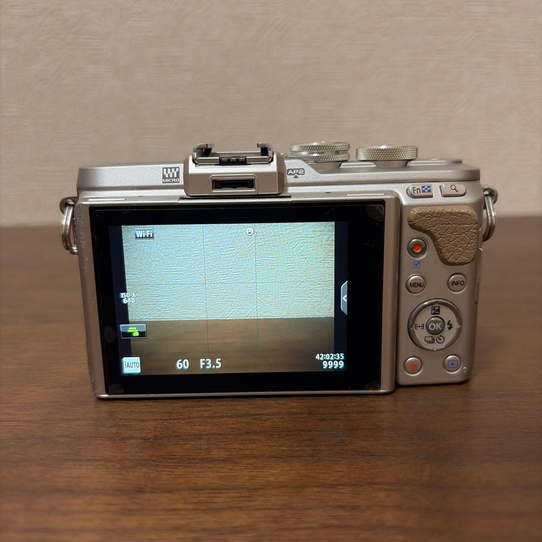 OLYMPUS PEN 〈 E-PL8・ダブルレンズ 〉
