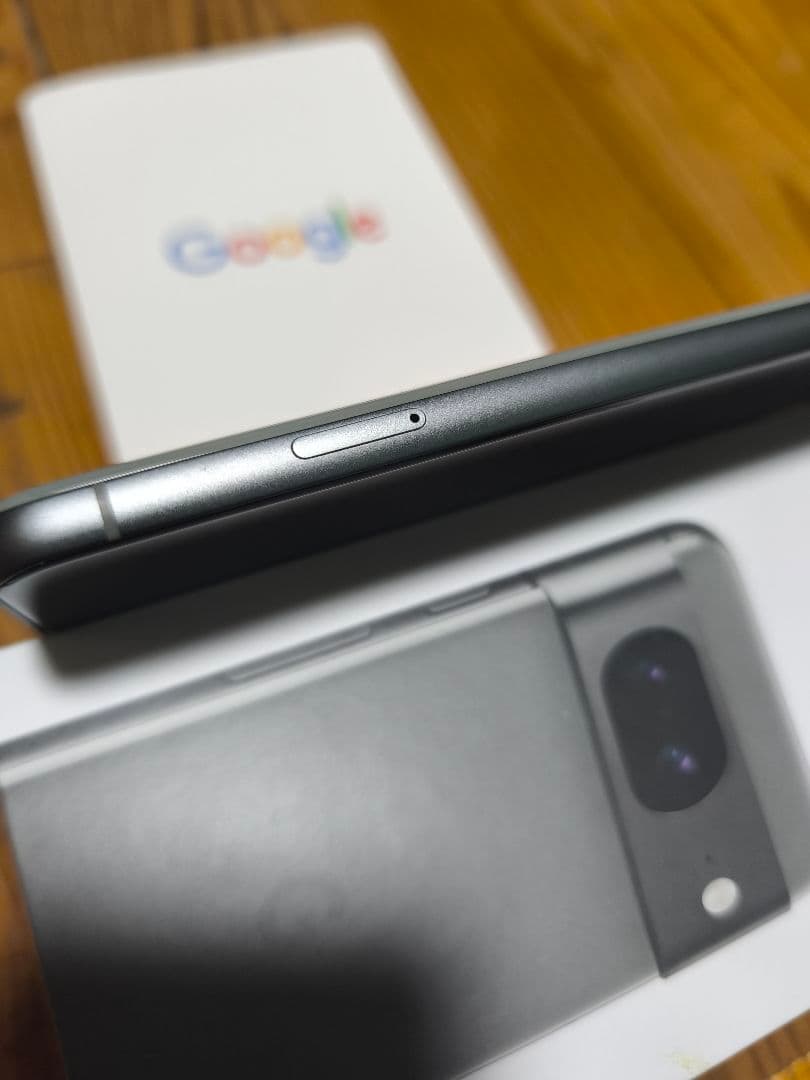 Google Pixel8 画面新品 spigenケース付き
