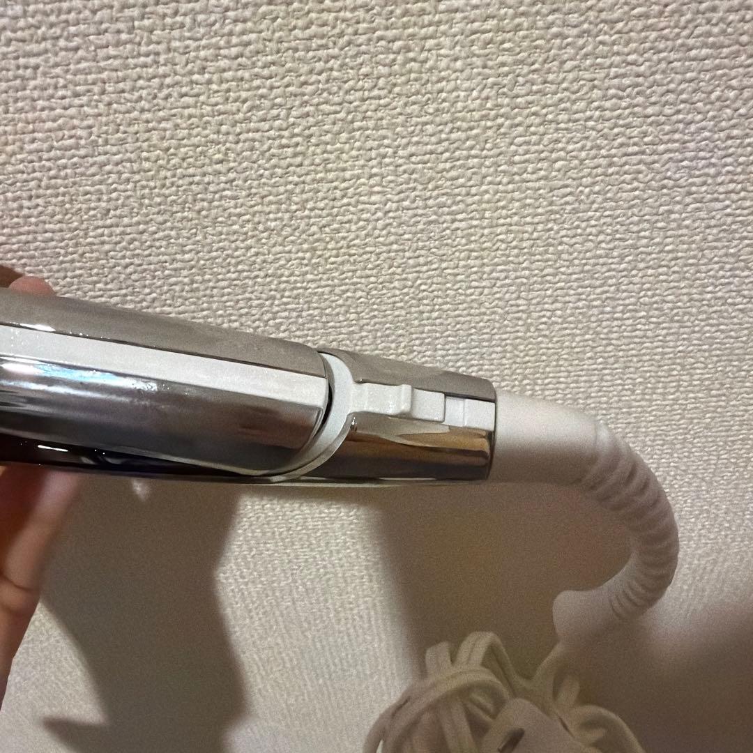 リファビューテック ストレートアイロン ホワイト