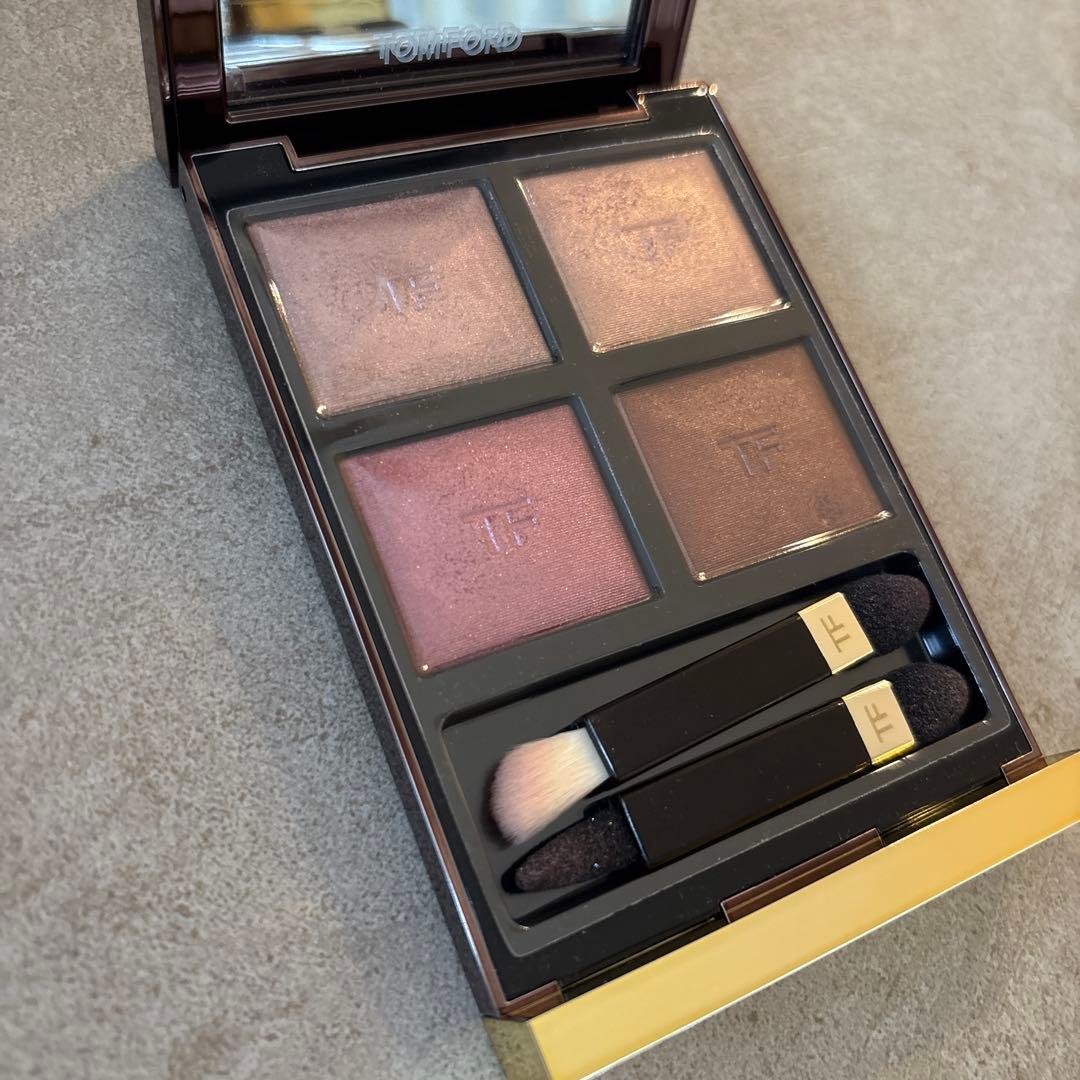【美品】TOMFORD アイカラークォード 42A ヘイズィセンシュアリティ
