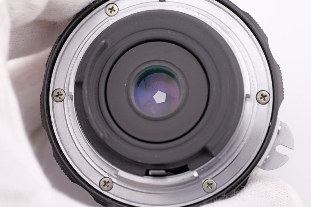 フィルムカメラ Nikon Nikomat EL + Auto Nikkor 28mm F3.5