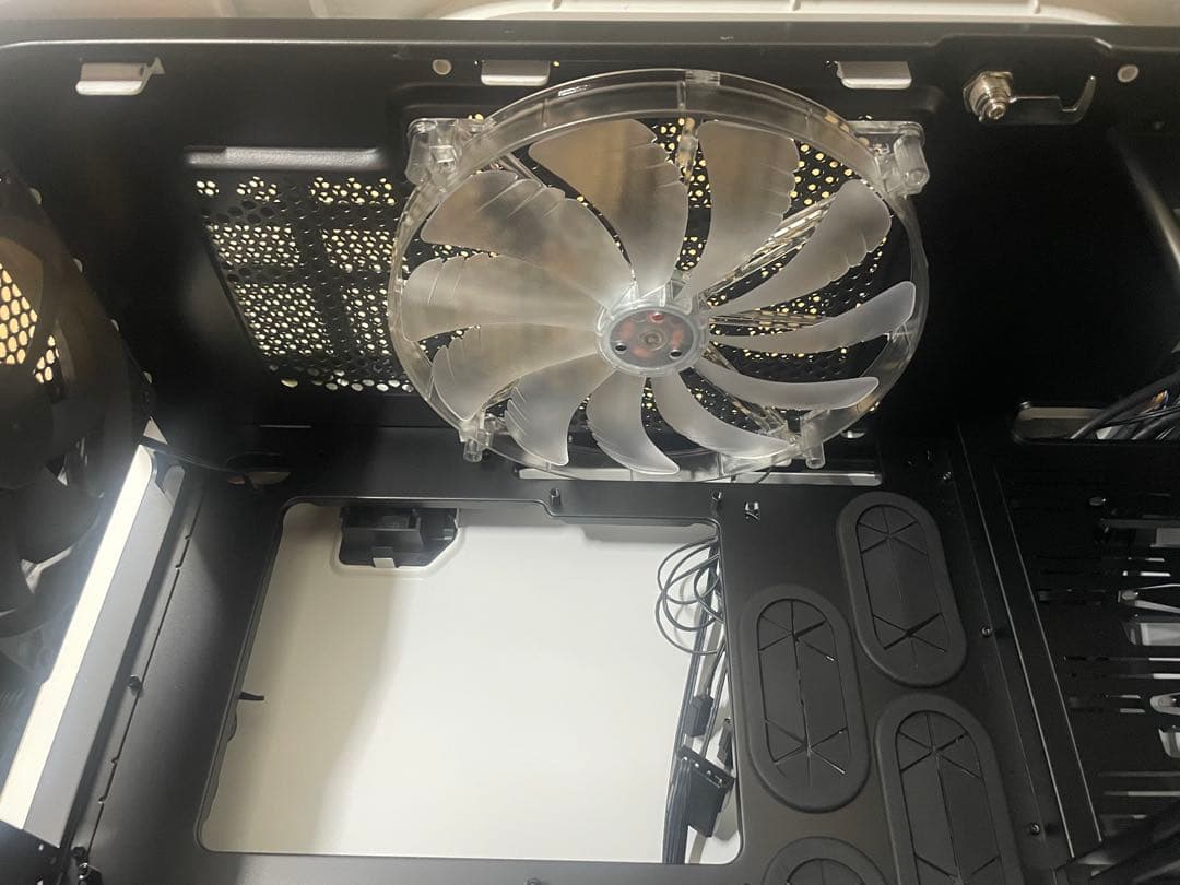 PCケース【Corsair Graphite Series 600T】