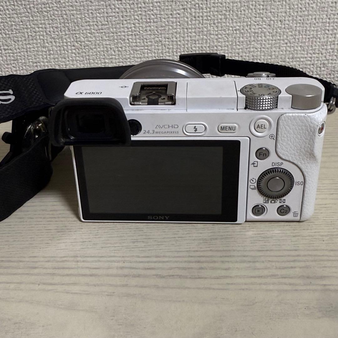 SONY α6000 ホワイト E 16-50mm