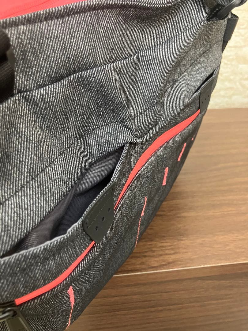 The North Face ボストンバッグ グレー/ピンク