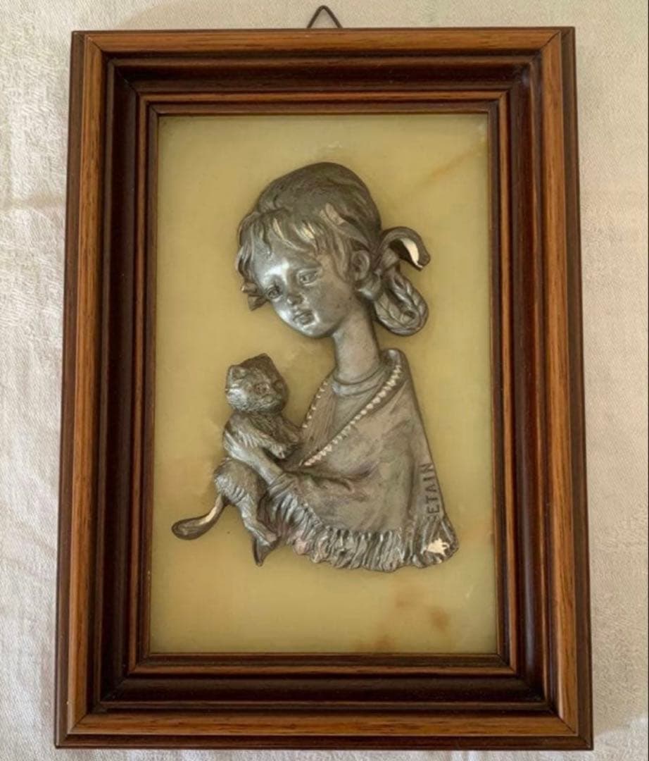 フランス 仔猫と少女 雑貨 壁掛け 大理石 12.8×17.8 ブロカント