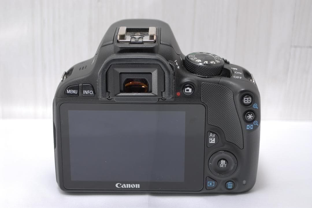 ✨人気機種✨Canon EOS Kiss X7 スマホ転送 軽量 初心者向け