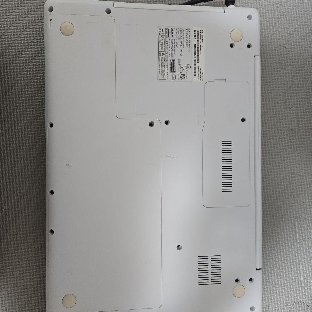 Fujitsu ノートPC ホワイト　LIFEBOOK AH42/B3
