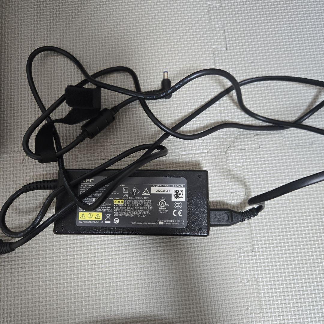 Fujitsu ノートPC ホワイト　LIFEBOOK AH42/B3