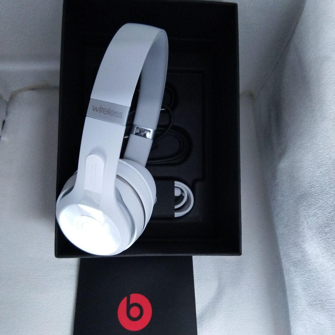 33)未使用beats solo3 wireless 特別版マットシルバー